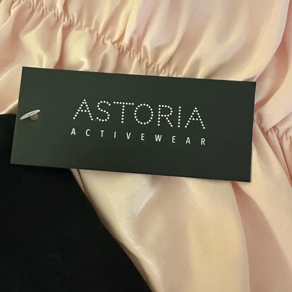 NEW with tags Astoria Activewear LIVE LUXE Crossed Sports Crop - Picture 7 of 7